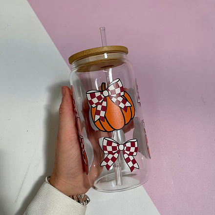 Chequered Pumpkin  Bow Can Glass Wrap